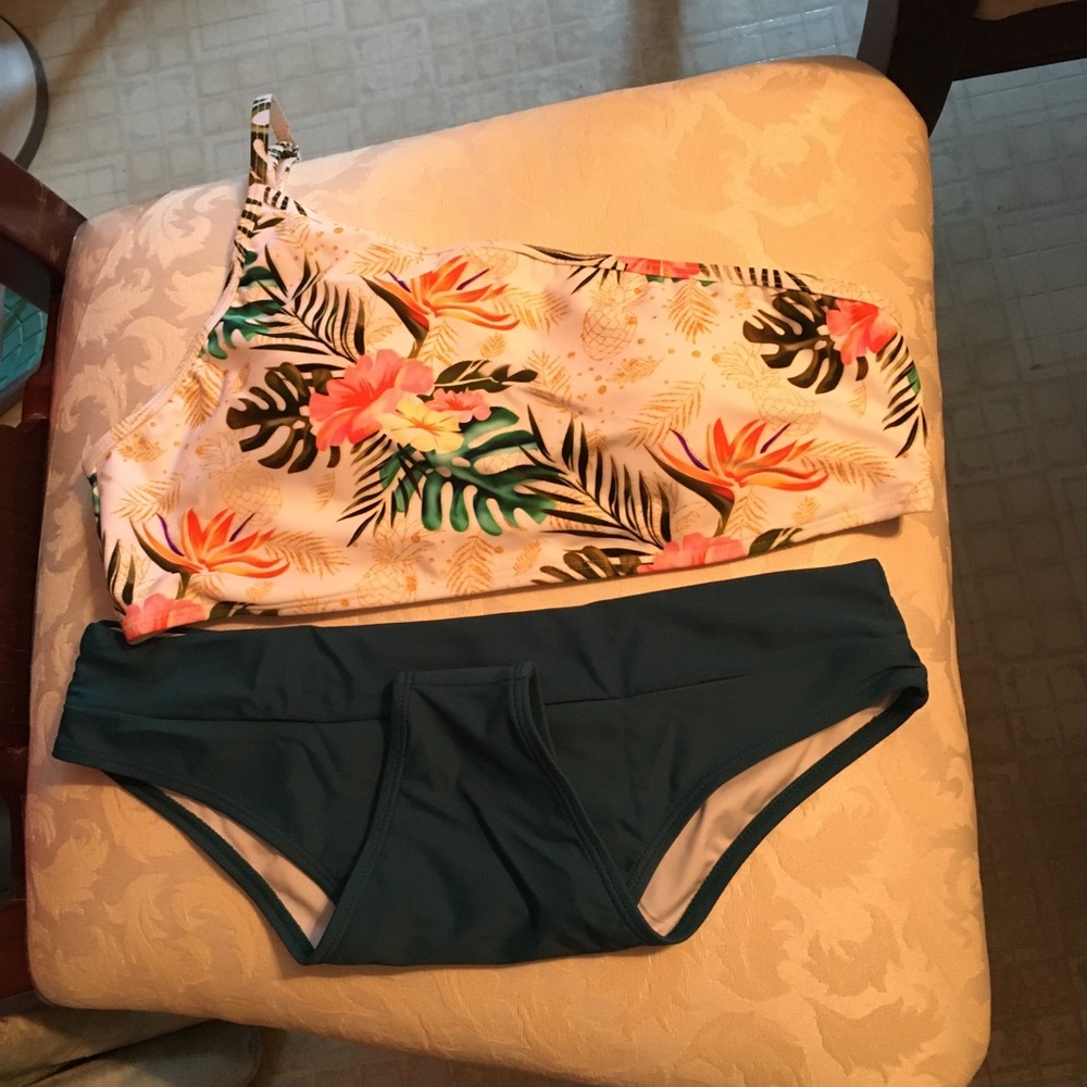 Beachsissi bikini. Size XL. NEW